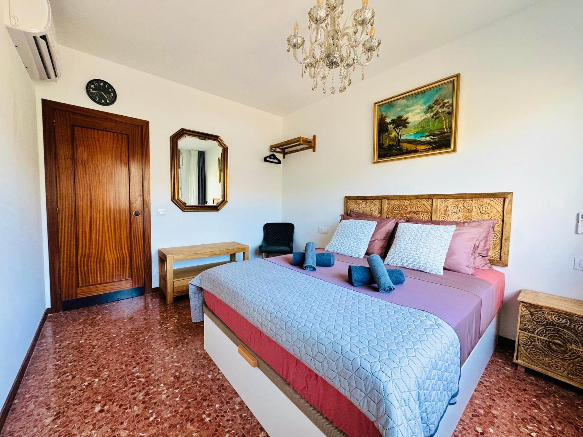 Appartement Newly Renovated Apartment, 6 Mins To The *