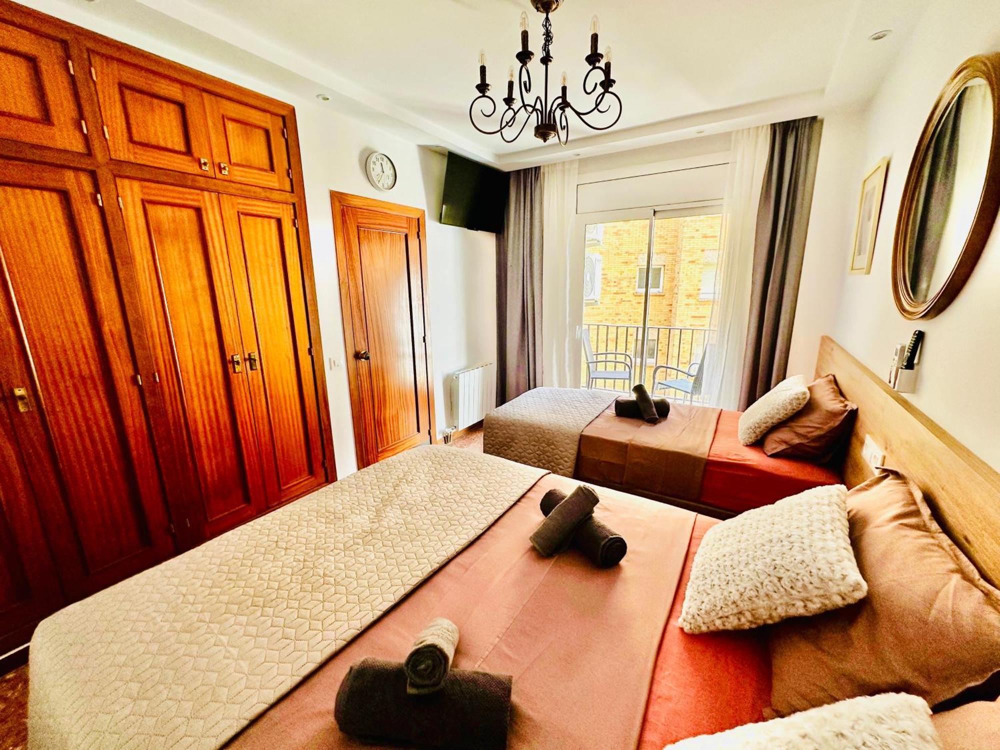 Newly Renovated Apartment, 6 Mins To The Lloret de Mar