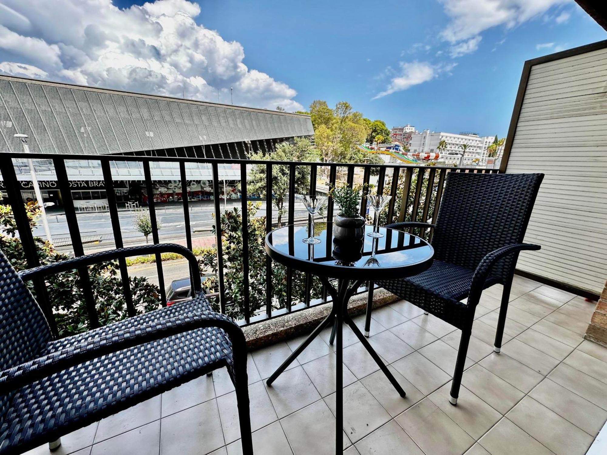 Newly Renovated Apartment, 6 Mins To The Appartement